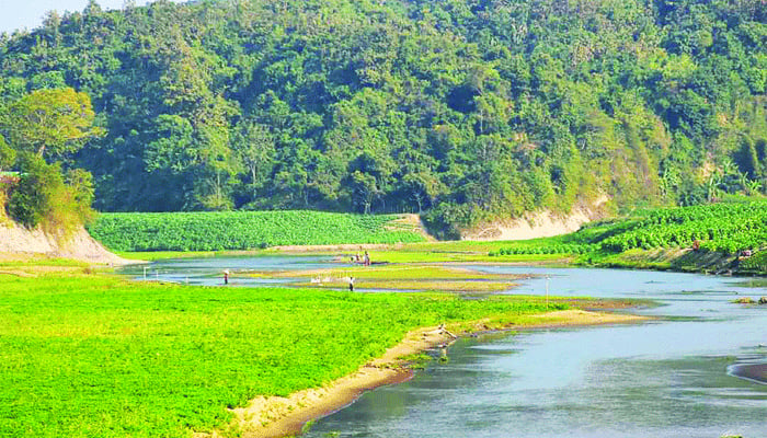 পাহাড়-সমুদ্রের হাতছানি