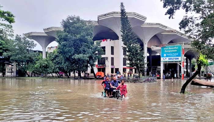 বন্যাকবলিত এলাকায় পানি কমবে মঙ্গলবার থেকে: ত্রাণ প্রতিমন্ত্রী