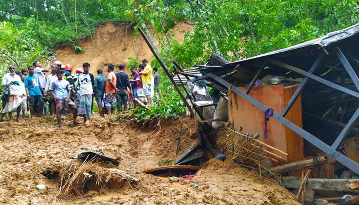 সিলেটে টিলা ধসে প্রাণ গেল একই পরিবারের ৪ জনের