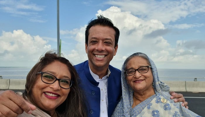 পদ্মা সেতু‌তে ২৪ হাজার ২০০ টাকা টোল দি‌লেন জয়