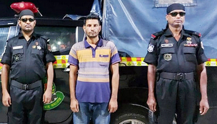 বাকেরগঞ্জে ৬ যাত্রী নিহতের ঘটনায় বিআরটিসি বাসচালক গ্রেপ্তার