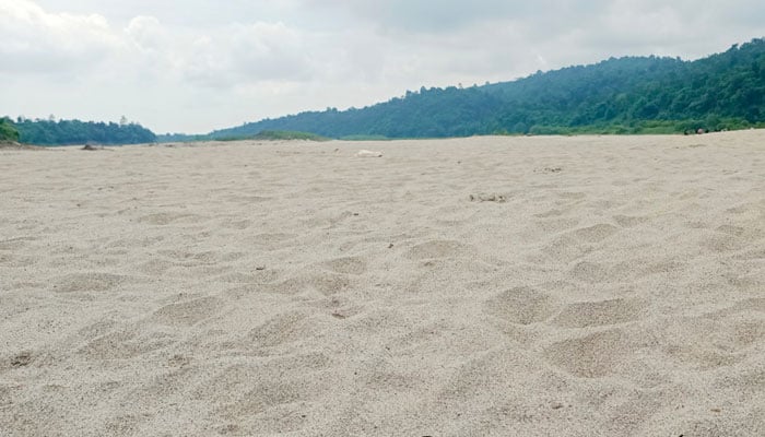 খরস্রোতা পিয়াইনের বুকে বইছে খরা