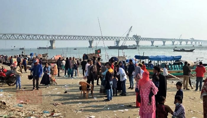 ছুটির দিনে পদ্মা সেতু ভ্রমণ