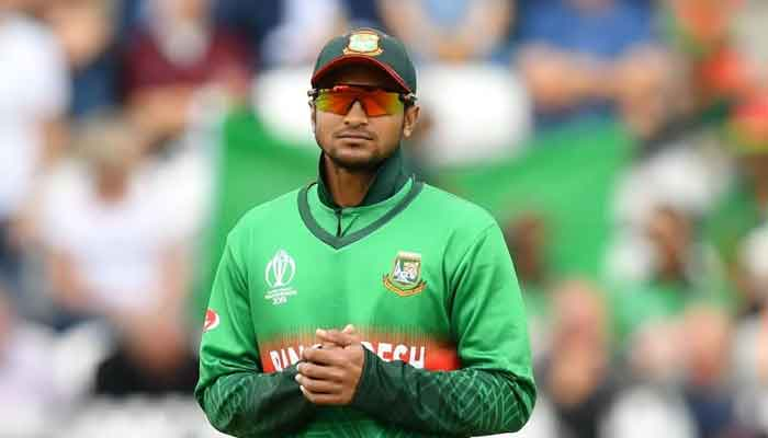 বাংলালিংক ও যমুনা ব্যাংকের কাছে ৬ কোটি টাকা ক্ষতিপূরণ দাবি সাকিবের