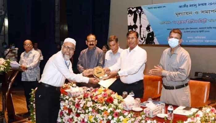 মৎস্য মেলায় অংশগ্রহণকারী সেরা ১১ প্রতিষ্ঠানকে পুরস্কার প্রদান