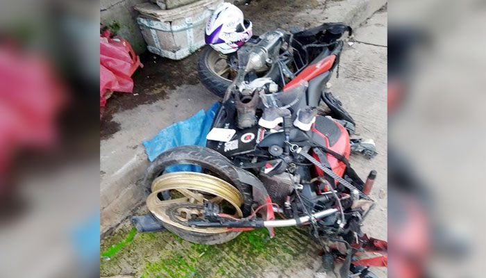 মানসিক ভারসাম্যহীন নারীকে বাঁচাতে গিয়ে মোটরসাইকেল দুর্ঘটনা, নিহত ২
