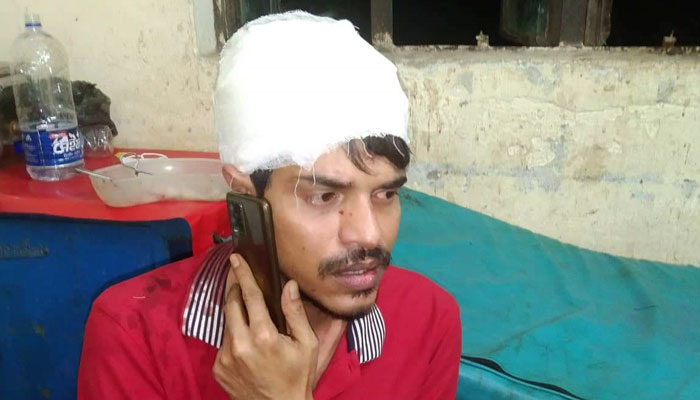 ছাত্রী উত্ত্যক্তে বাধা দেওয়ায় চবি ছাত্রলীগ কর্মীদের মারধরের শিকার