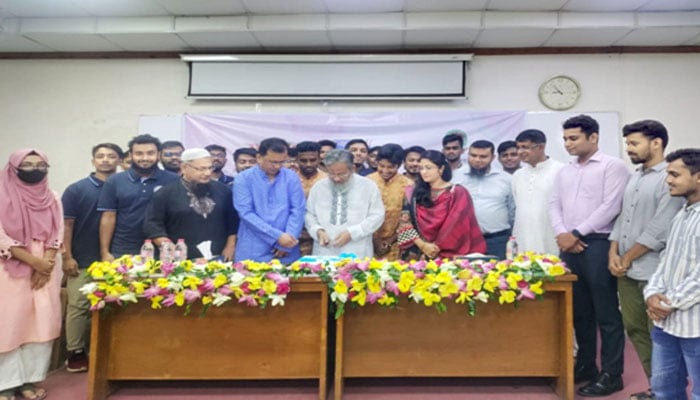 বস্তুনিষ্ঠ সংবাদের ওপর গুরুত্বারোপ