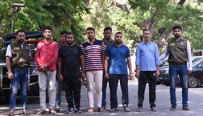 সাত লাখ টাকায় বিক্রি হয় বিমানে নিয়োগের প্রশ্ন