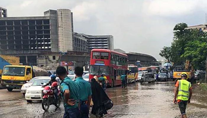 বনানী থেকে বিমানবন্দর পর্যন্ত তীব্র যানজট