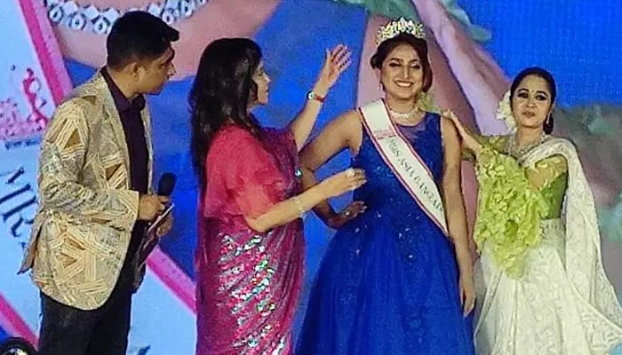 আয়োজকদের বিরুদ্ধে সুন্দরী প্রতিযোগিতার বিজয়ী রাহার থানায় অভিযোগ