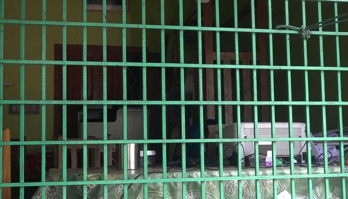 চেয়ারম্যানের বাড়িতে ইউপি তথ্যকেন্দ্র, চালাচ্ছেন জামাতা