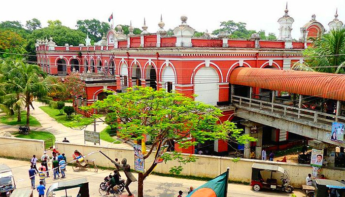 হাজিরা দিতে গিয়ে আদালত প্রাঙ্গণে আসামির মৃত্যু