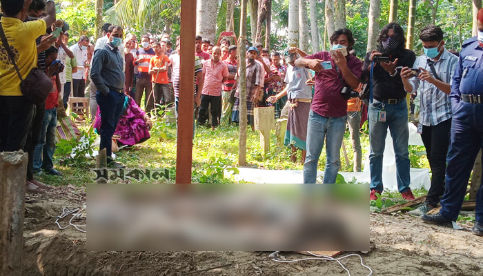 ৩৮ দিন পর কবর থেকে তোলা হলো লাশ