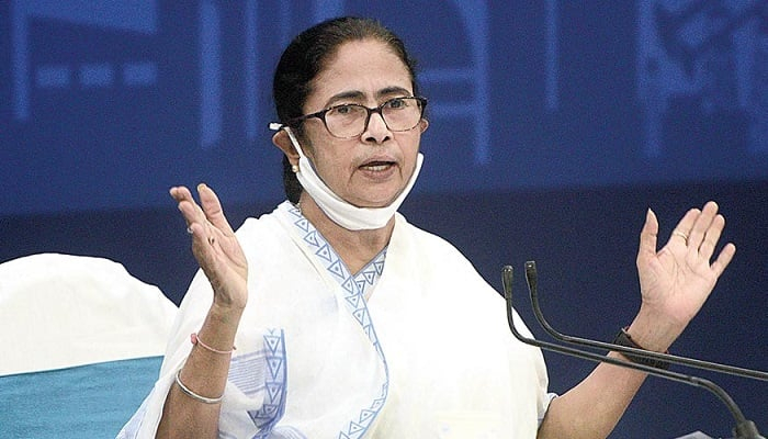 ভিআইপি গাড়ির জন্য রাস্তা বন্ধ করা যাবে না, নির্দেশ মমতার