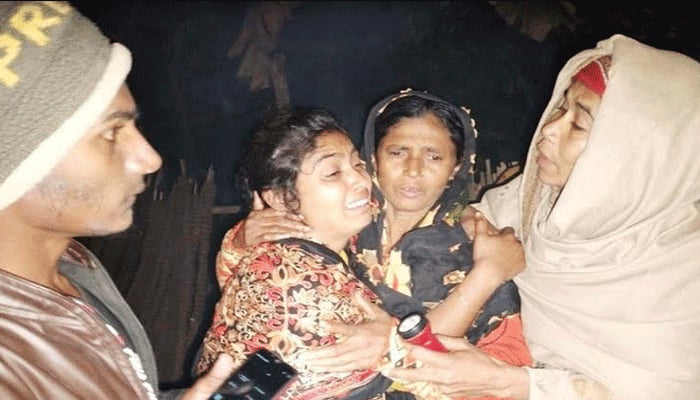 নৌকাডুবিতে মা-ছেলের মৃত্যু, নিখোঁজ ৪