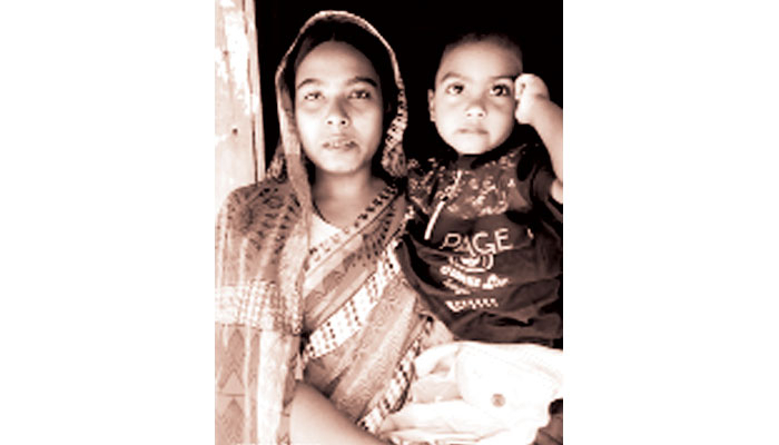 জমি বিক্রির টাকা চাওয়ায় লক্ষ্য হন তিন সন্তানের মা