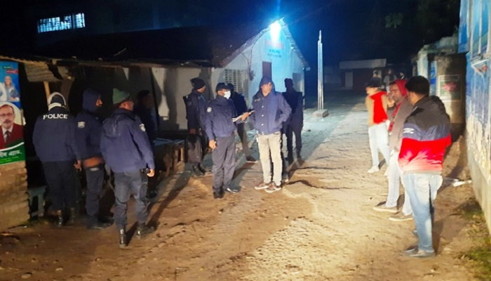 মধ্যরাতে ঝিনাইদহ আ'লীগ কার্যালয়ে‌র পাশে ককটেল বিস্ফোরণ