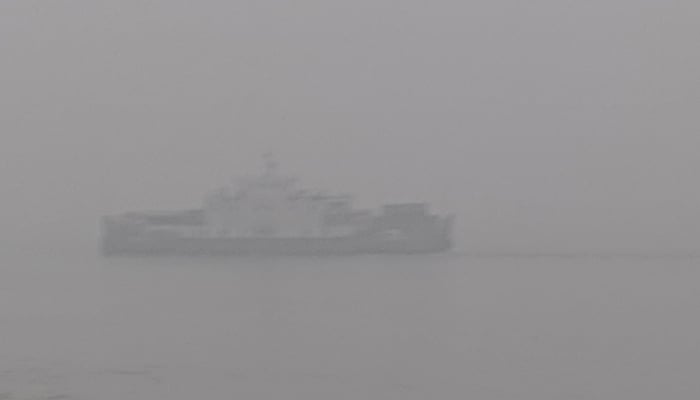 পাটুরিয়া-দৌলতদিয়ায় সাড়ে ৯ ঘণ্টা পর ফেরি চালু
