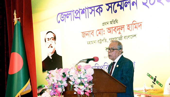 ক্ষমতার অপপ্রয়োগ ঠেকাতে ডিসিদের নির্দেশ রাষ্ট্রপতির