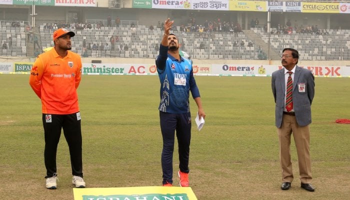 খুলনাকে ব্যাটিংয়ে পাঠাল নাসিরের ঢাকা