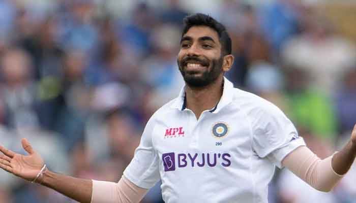 বুমরাহকে নিয়ে ‘তাড়াহুড়ো’, সতর্ক করলেন রোহিত