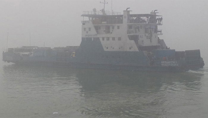 ১১ ঘণ্টা পর ফেরি চলাচল স্বাভাবিক