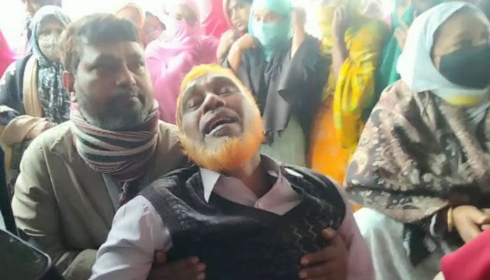 গাংনীতে ড্রাম ট্রাকের ধাক্কায় প্রাণ গেল শিক্ষিকার