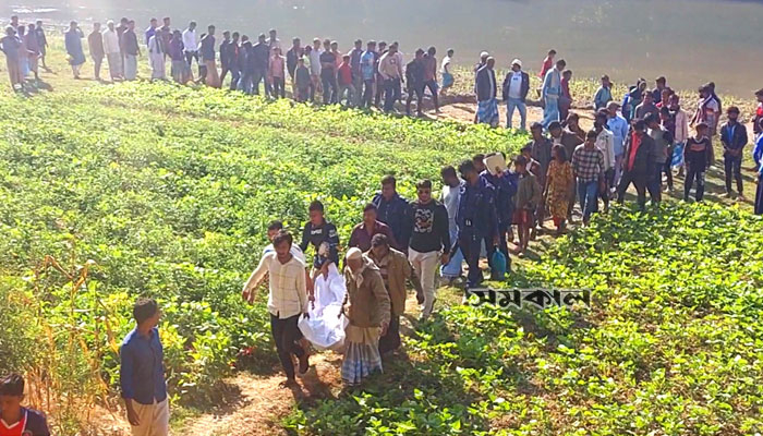 গরু ডাকাতি হল রাতে, সকালে মিলল যুবকের হাত-পা বাঁধা লাশ