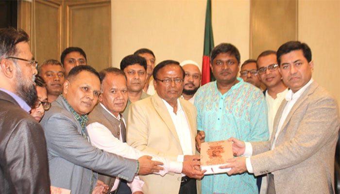 লেখালেখির মাধ্যমে সঠিক ইতিহাস তুলে ধরতে হবে: মেয়র তাপস