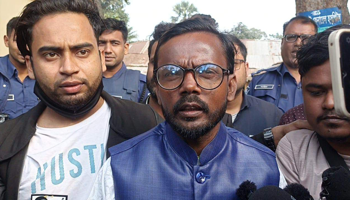 ৮৩৪ ভোটে হারলেন হিরো আলম