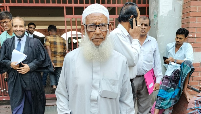 ভরণপোষণ না দেওয়ায় ছেলের বিরুদ্ধে বৃদ্ধ বাবার মামলা