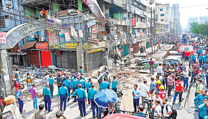 বিস্ফোরণে এবার কাঁপল সায়েন্স ল্যাব মোড়