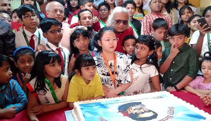 বঙ্গবন্ধুর জন্মবার্ষিকী ও শিশু দিবসে বিদেশি শিশুদের আঁকা চিত্র প্রদর্শনী