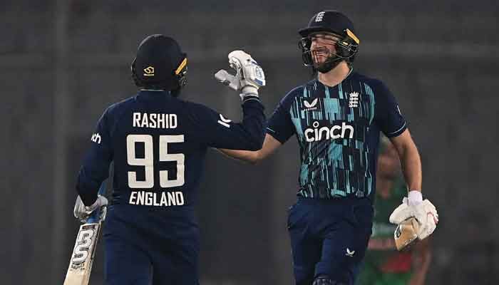 ৩০ রান বেশি হলে বিপদ হতো, বাটলারকে বলেছিলেন মালান
