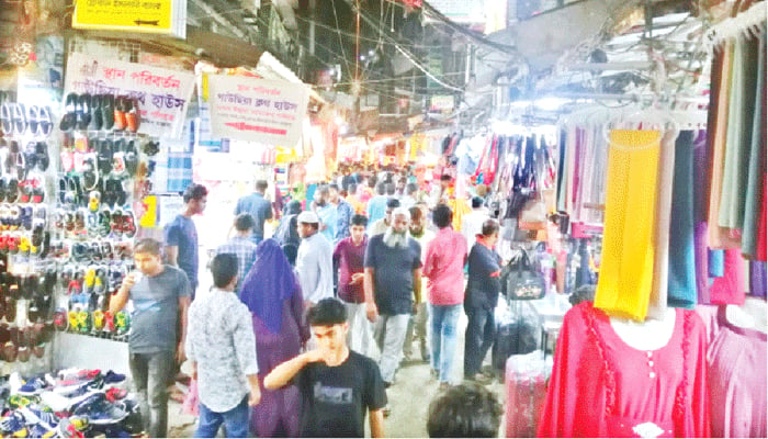 বঙ্গবাজারের চেয়েও ঝুঁকিতে রিয়াজউদ্দিন বাজার