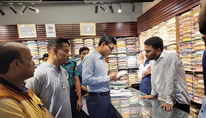 ২ হাজার টাকার পাঞ্জাবি বিক্রি হচ্ছিল ১৩ হাজারে
