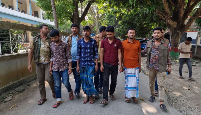 মধুপুরে বাসে ডাকাতির ঘটনায় ৪ জন গ্রেপ্তার