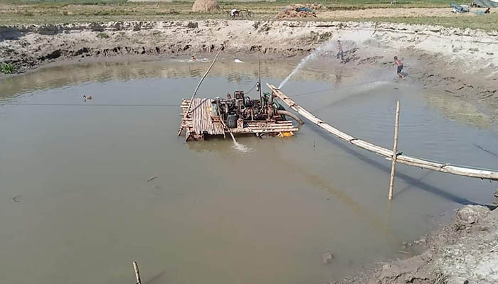 সদরপুরে অবৈধ বালু উত্তোলন চলছেই