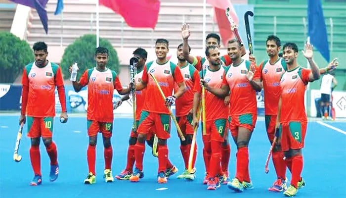 খরচ বাঁচাতে সড়কপথে হকি দলের ভারতযাত্রা