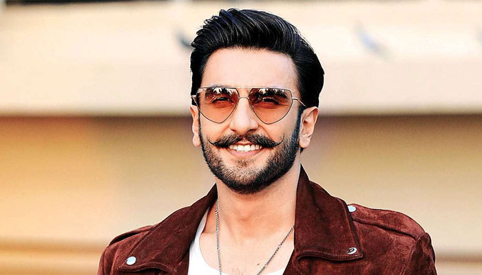 রণবীর সিংকে সিনেমায় নিতে চাইছেন না প্রযোজকরা!