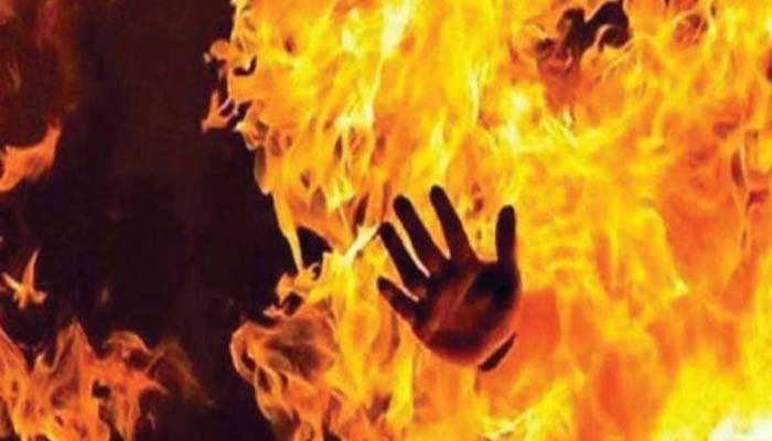 মৌচাকে প্রাইভেটকারের সিলিন্ডার বিস্ফোরণ, একই পরিবারের ৪ জন আহত