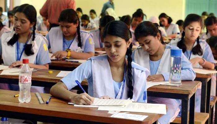 চাঁদপুরে অসদুপায় অবলম্বন, ৩ এসএসসি পরীক্ষার্থী বহিষ্কার