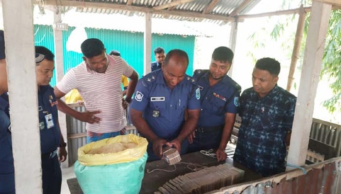 চালের বস্তায় মিলল ৩৮ লাখ টাকা