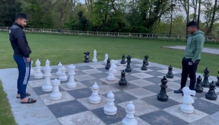 আইরিশ চ্যালেঞ্জের আগে দাবায় মগ্ন লিটন-রনি