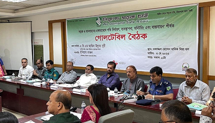 গাড়ির গতি নিয়ন্ত্রণে  আসছে নীতিমালা