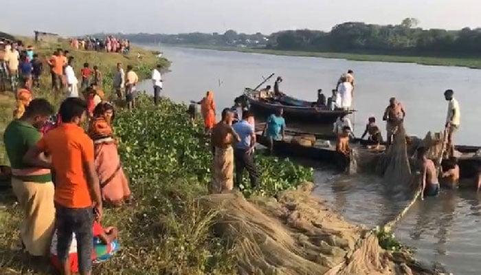 নদীতে গোসলে নেমে নিখোঁজ দুই কিশোরী