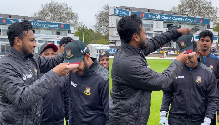 রনি-মৃত্যুঞ্জয়ের অভিষেক, ফিরলেন মুস্তাফিজুর