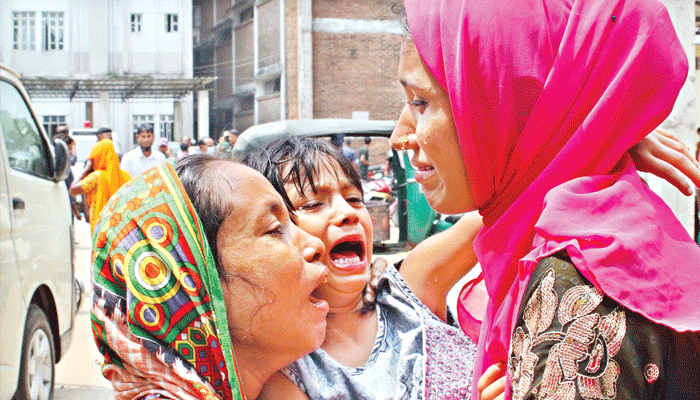 চালকের ভুলে ঝরল ১৪ শ্রমিকের প্রাণ