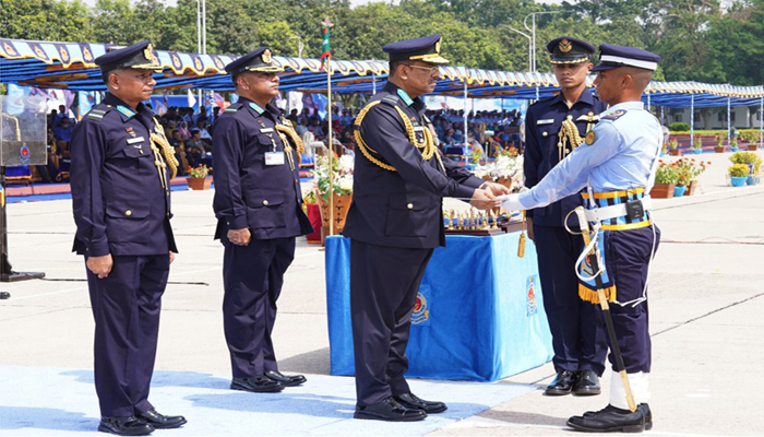বিমানবাহিনী একাডেমিতে রাষ্ট্রপতি কুচকাওয়াজ অনুষ্ঠিত